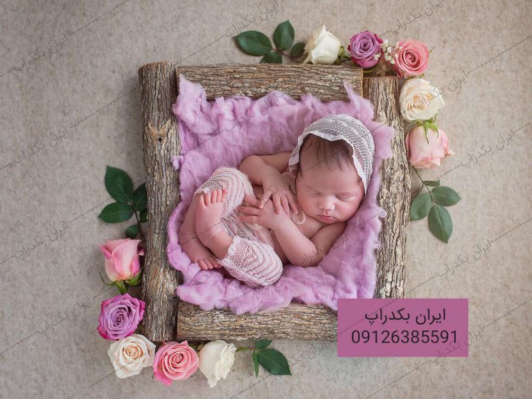 بک گراند عکاسی نوزاد سبد چوبی همراه با گل های رز کد IBD-2498
