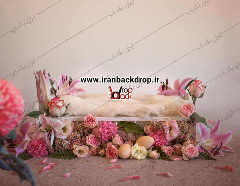 بک دراپ عکاسی تخت نوزاد با دکور گل های بهاری کد IBD-5477