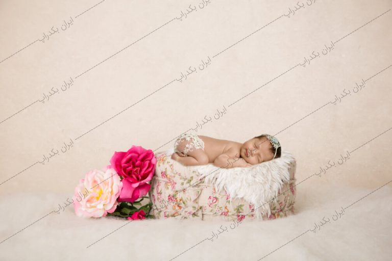 بک دراپ نوزاد بهاری با گل صورتی کد IBD-8143